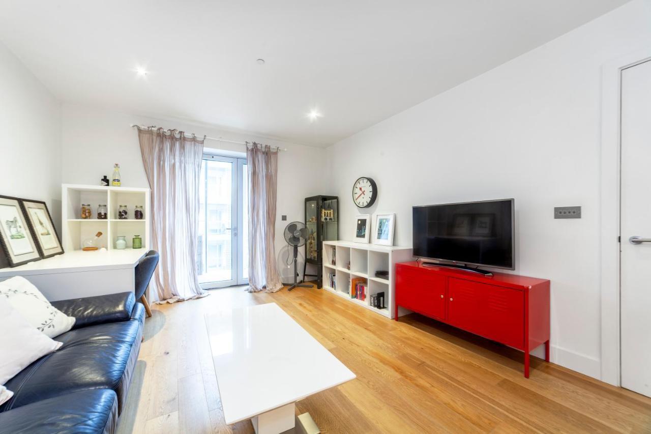 Spacious Modern 3 Bedroom W Balcony, Woolwich Appartamento