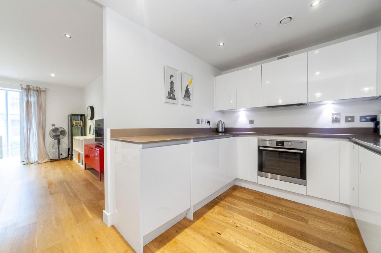 Spacious Modern 3 Bedroom W Balcony, Woolwich Appartamento Londra