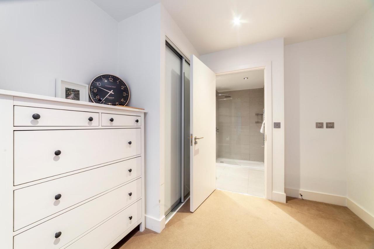 Spacious Modern 3 Bedroom W Balcony, Woolwich